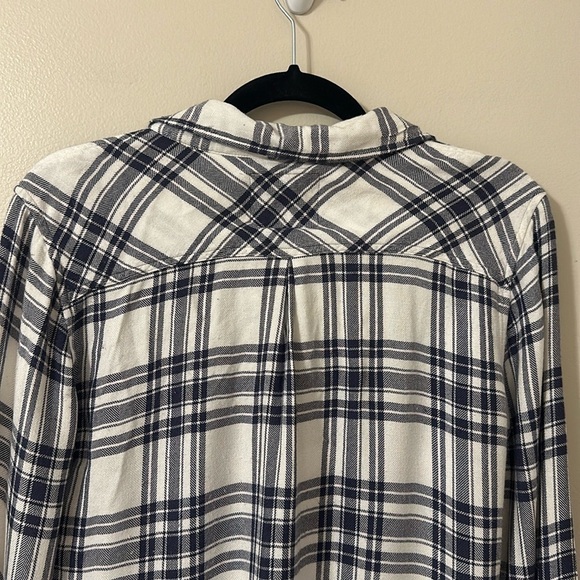 Rails Womens Hunter Navy & White Plaid
Button Down Shirt Medium Coastal Cowgirl - Picture 4 of 7